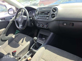 2013 Volkswagen Tiguan S – miniatura 19