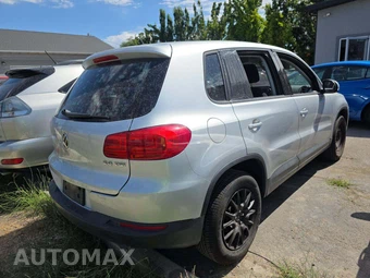 2013 Volkswagen Tiguan S – miniatura 3