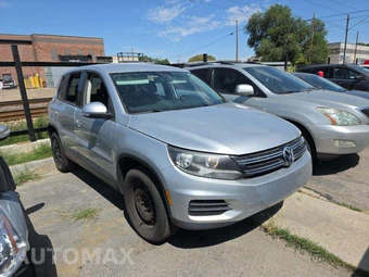 2013 Volkswagen Tiguan S – miniatura 4