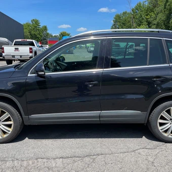 2013 Volkswagen Tiguan SE w/Sunroof & Navigation - miniatura 4