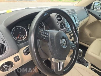 2013 Volkswagen Tiguan SE - miniatura 10