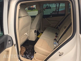 2013 Volkswagen Tiguan SE - miniatura 13