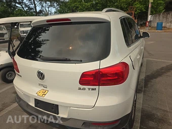 2013 Volkswagen Tiguan SE - miniatura 4