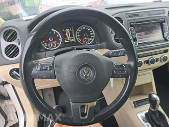 2013 Volkswagen Tiguan SE - miniatura 10