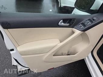 2013 Volkswagen Tiguan SE - miniatura 9