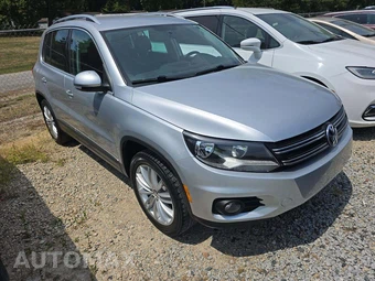 2013 Volkswagen Tiguan SE - miniatura 4