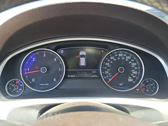 2013 Volkswagen Touareg TDI Executive - miniatura 12