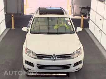 2013 Volkswagen Touareg TDI Executive - miniatura 2