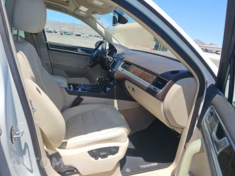 2013 Volkswagen Touareg TDI Executive - miniatura 8