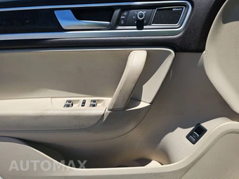 2013 Volkswagen Touareg TDI Executive - miniatura 9