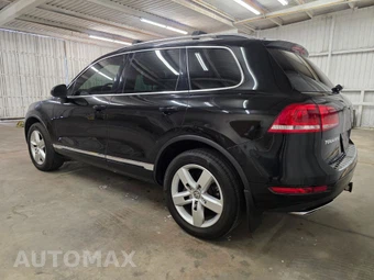2013 Volkswagen Touareg TDI Lux - miniatura 3