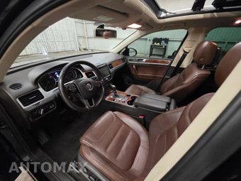 2013 Volkswagen Touareg TDI Lux - miniatura 9