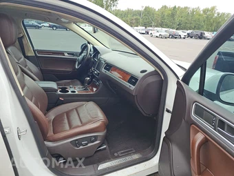 2013 Volkswagen Touareg TDI Lux - miniatura 8