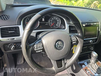2013 Volkswagen Touareg TDI Sport w/Navigation - miniatura 10