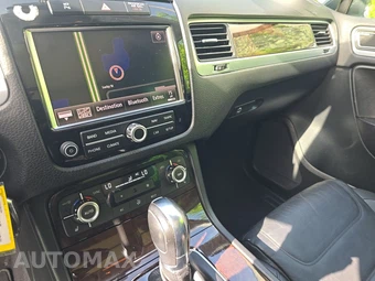 2013 Volkswagen Touareg TDI Sport w/Navigation - miniatura 11