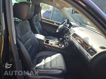 2013 Volkswagen Touareg TDI Sport w/Navigation - miniatura 8