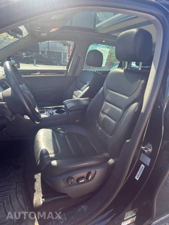 2013 Volkswagen Touareg TDI Sport w/Navigation - miniatura 10