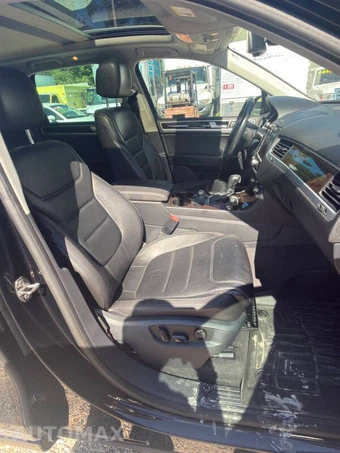 2013 Volkswagen Touareg TDI Sport w/Navigation - miniatura 8