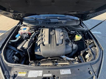 2013 Volkswagen Touareg TDI Sport w/Navigation - miniatura 27