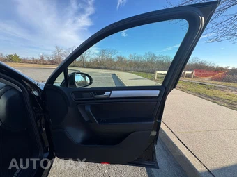 2013 Volkswagen Touareg TDI Sport w/Navigation - miniatura 35