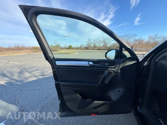 2013 Volkswagen Touareg TDI Sport w/Navigation - miniatura 40