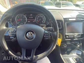 2013 Volkswagen Touareg TDI Sport w/Navigation - miniatura 10
