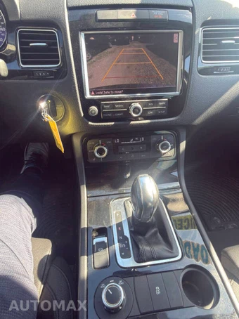 2013 Volkswagen Touareg TDI Sport w/Navigation - miniatura 11