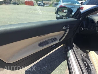 2013 Volvo C70 T5 – miniatura 9