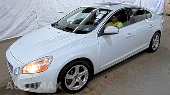 2013 Volvo S60 T5 — samochód z USA z aukcji Manheim, oferta Kup Teraz w AUTOMAX