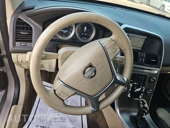 2013 Volvo XC60 3.2 Premier – miniatura 10