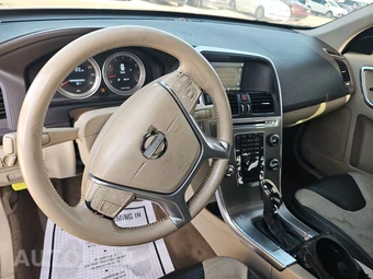 2013 Volvo XC60 3.2 Premier – miniatura 11