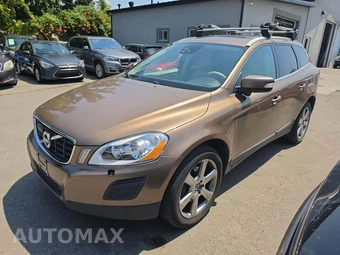2013 Volvo XC60 T6 R-Design Platinum