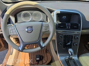 2013 Volvo XC60 T6 R-Design Platinum – miniatura 10