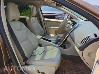 2013 Volvo XC60 T6 R-Design Platinum – miniatura 18