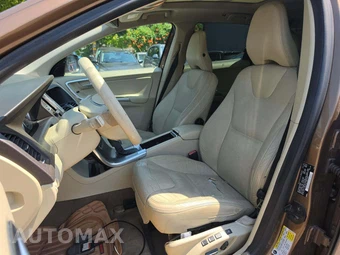 2013 Volvo XC60 T6 R-Design Platinum – miniatura 6
