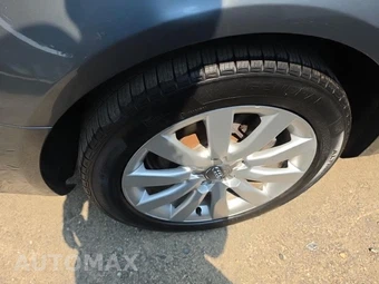 2014 Audi A4 2.0T Premium Sedan – miniatura 10