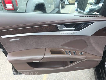 2014 Audi S8 – miniatura 9