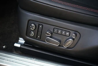 2014 Bentley Flying Spur W12 - miniatura 28