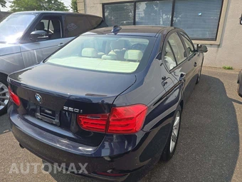 2014 BMW 3 Series Sedan 320i - miniatura 3