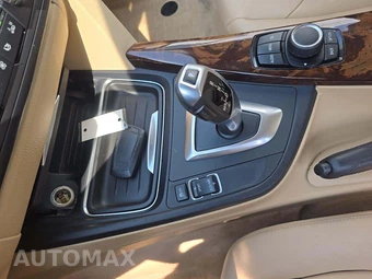 2014 BMW 3 Series Sedan 320i - miniatura 8