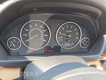 2014 BMW 3 Series Sedan 320i - miniatura 9