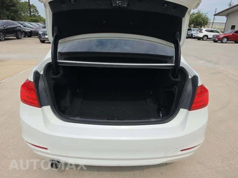 2014 BMW 3 Series Sedan 320i - miniatura 11