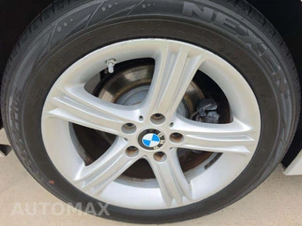 2014 BMW 3 Series Sedan 320i - miniatura 22