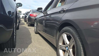 2014 BMW 3 Series Sedan 320i - miniatura 25