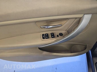 2014 BMW 3 Series Sedan 320i - miniatura 9