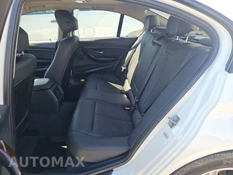 2014 BMW 3 Series Sedan 320i xDrive - miniatura 13