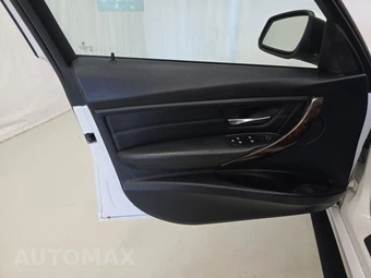2014 BMW 3 Series Sedan 328i - miniatura 9