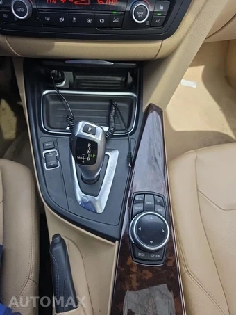2014 BMW 3 Series Sedan 328i xDrive - miniatura 28