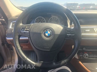 2014 BMW 5 Series Gran Turismo 535i Hatchback - miniatura 10