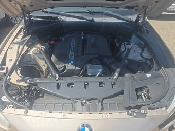 2014 BMW 5 Series Gran Turismo 535i Hatchback - miniatura 15